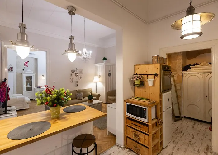 Cozy Vintage Flat By The Basilica * بودابست