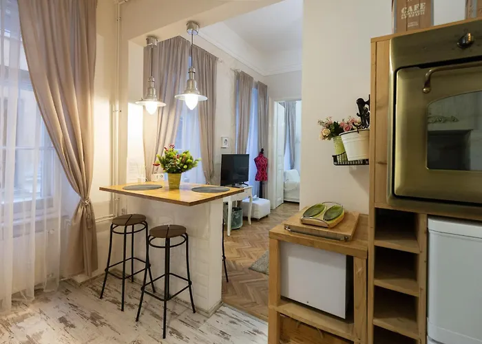 Cozy Vintage Flat By The Basilica شقة بودابست