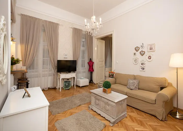 Cozy Vintage Flat By The Basilica