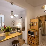 Cozy Vintage Flat By The Basilica * Budapest