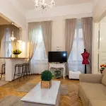Cozy Vintage Flat By The Basilica * Budapest