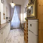 Cozy Vintage Flat By The Basilica *