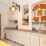 Cozy Vintage Flat By The Basilica *