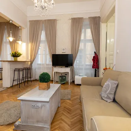 Cozy Vintage Flat By The Basilica 부다페스트