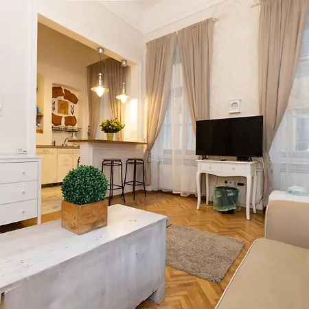 Cozy Vintage Flat By The Basilica 아파트 *