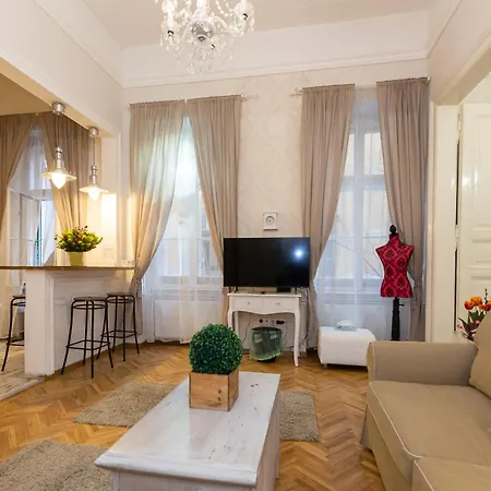 Cozy Vintage Flat By The Basilica * بودابست