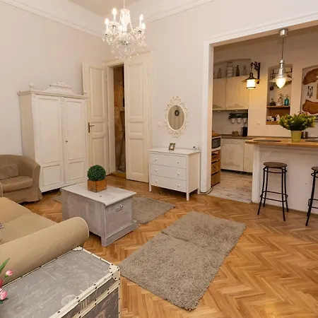 Cozy Vintage Flat By The Basilica شقة *