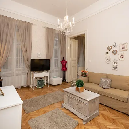 Cozy Vintage Flat By The Basilica