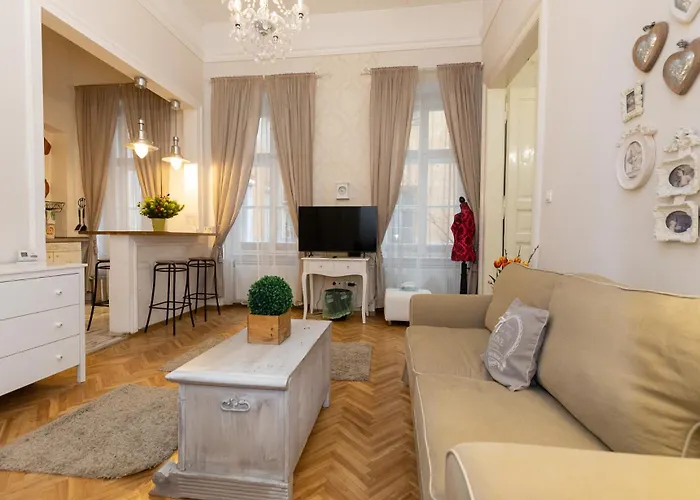 Cozy Vintage Flat By The Basilica Budapest